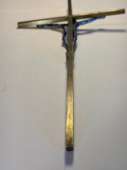 💎✨✝️ Gold Crucifix Pendant – Solid Metal Construction – Silver‑Tone Figure – Vintage Religious Piece