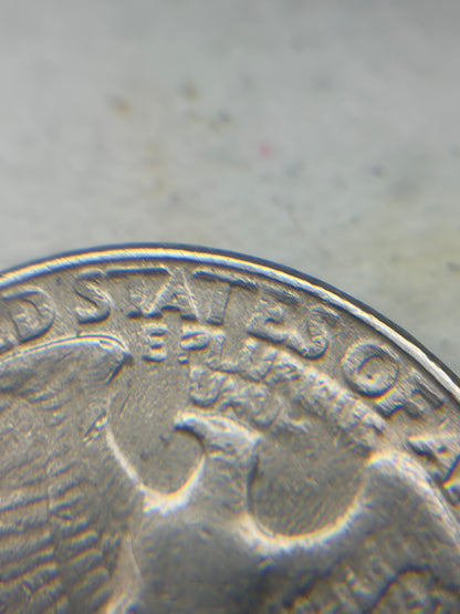 🪙⚡🔥 1983 Washington Quarter – MULTIPLE MINT ERRORS – Off‑Center, Misaligned Die, Grease Strike, Die Cracks, Partial Missing Clad Laye